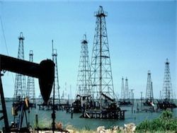Глава ВТБ поддержал оферту Роснефти для миноритариев, акции РН-Холдинга снижаются