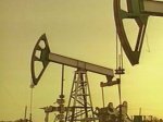 Нефть незначительно дешевеет после роста WTI до месячного максимума в четверг
