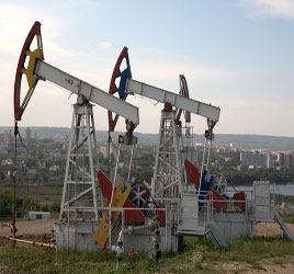 Санкции ЕС по нефтяному оборудованию не критичны, заявили в Роснефти
