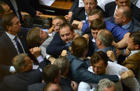 Неевропейский путь: украинские политики по-своему понимают закон и демократию