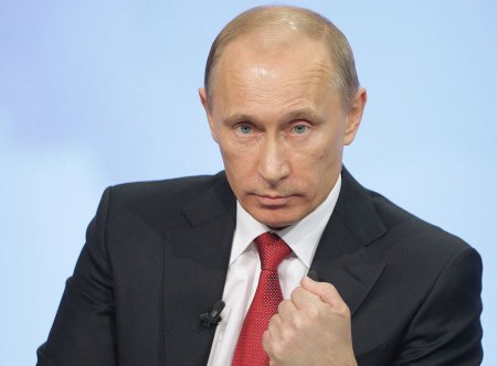 Путин потребовал от ФАС начать действовать в связи с ростом цен на нефтепродукты