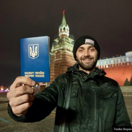 Николаеве сотрудники СБУ задержали гражданина Украины Андрея Захарчука, работавшего журналистом в Санкт-Петербурге.