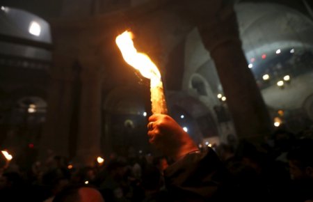 Фото: В Иерусалиме сошел благодатный огонь