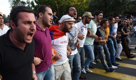 Wall Street Journal сравнил протесты в Армении с украинским «майданом»