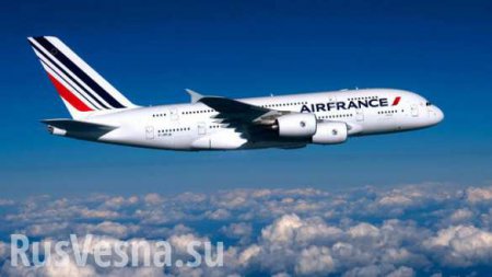 СРОЧНО: Два самолета Air France изменили курс из-за угрозы взрыва на борту