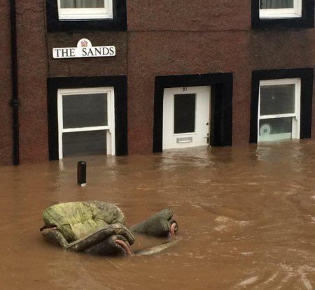 Жителей населённых пунктов на северо-западе Великобритании эвакуировали из-за наводнения