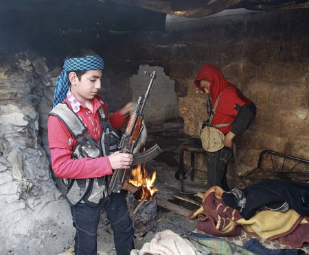 Почему западные СМИ игнорируют использование детей-солдат в Сирии?