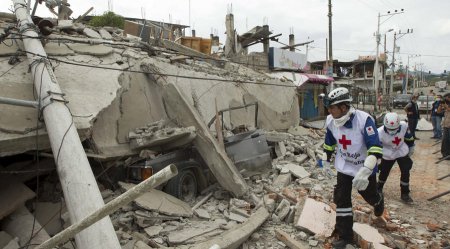 Число погибших в результате землетрясения в Эквадоре превысило 400 человек