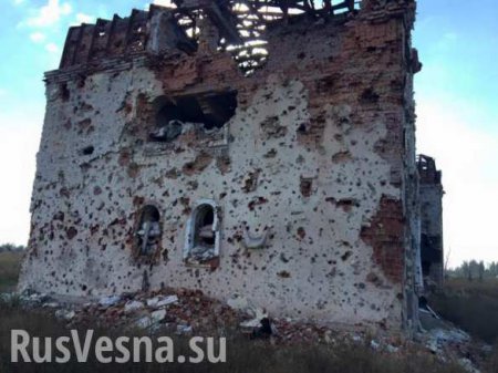 В поврежденном обстрелами Свято-Иверском монастыре рядом с Донецким аэропортом прошла пасхальная литургия (ФОТО)