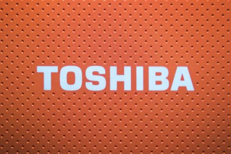 Президент Toshiba покинет свой пост