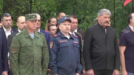 В Луганске открыли памятник Защитникам Республики (ФОТО)