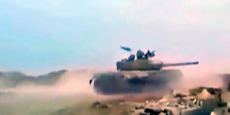 Советский танк в Сирии дважды уклонился от американских ракет