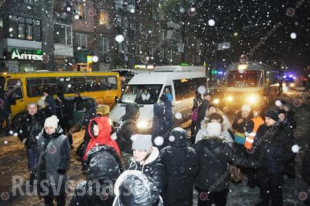 В Днепропетровске предприниматели протестуют против власти, перекрыт центральный прспект (ФОТО, ВИДЕО)