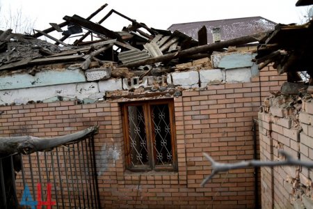 Последствия ночных обстрелов: повреждены минимум 13 домов в Куйбышевском районе Донецка, ранен мирный житель