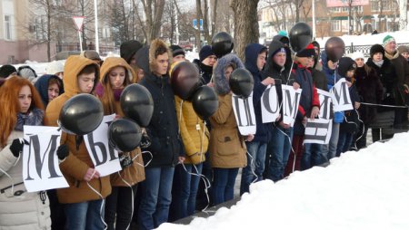 Траурный митинг в годовщину обстрела города Стаханов