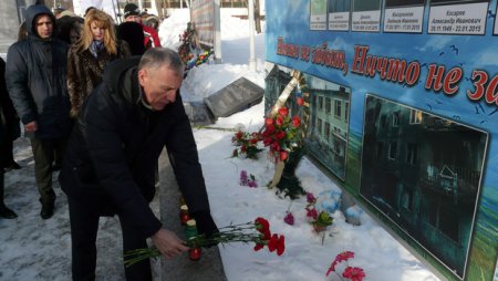 Траурный митинг в годовщину обстрела города Стаханов