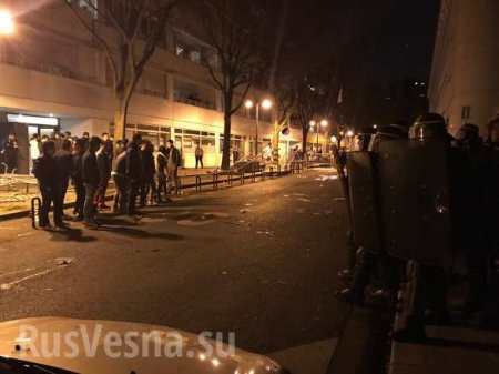 В Париже продолжаются массовые беспорядки (ФОТО, ВИДЕО)