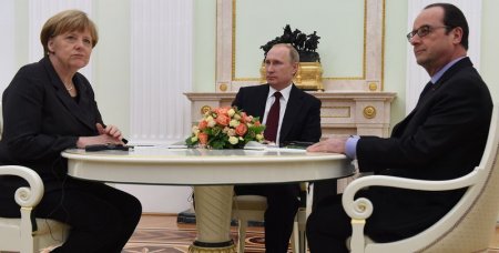 Путин провел телефонные переговоры с Меркель и Олландом