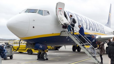 Подрезали крылья: почему авиакомпания Ryanair отказалась летать на Украину
