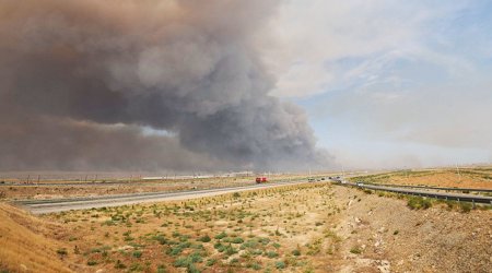 «Распространение пламени предотвращено»: пожарные тушат склад боеприпасов на севере Азербайджана
