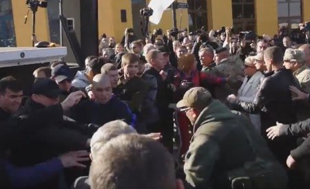 Акция сторонников Саакашвили в Одессе началась с потасовки