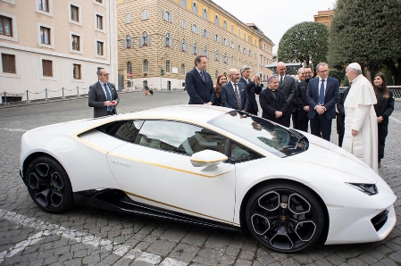 Lamborghini Huracan для Папы Римского Франциска 