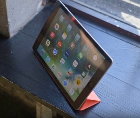 Apple планирует выпустить новый iPad c "безрамочным" экраном 