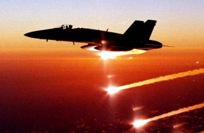 Хроники пикирующих ковбоев: ВВС США массово теряют самолёты и бомбят своих