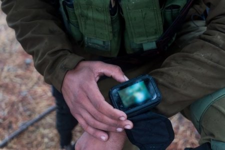 Израильские военные получили новые боевые смартфоны