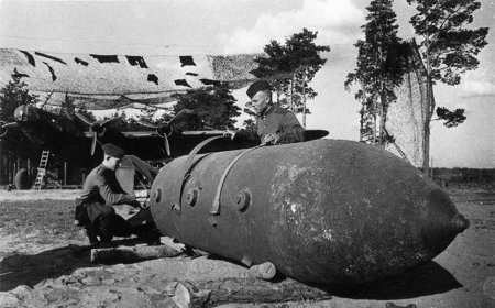 Бомбили не по-детски: самые тяжелые боеприпасы за историю войн (ФОТО)