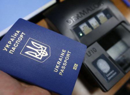 В 2017-м Порошенко лишил гражданства почти 5,2 тысяч человек