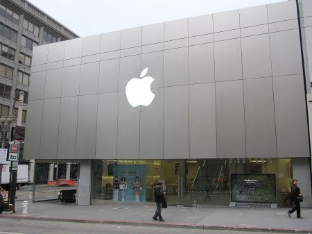В Цюрихе из-за перегрева батареи iPhone эвакуировали магазин Apple