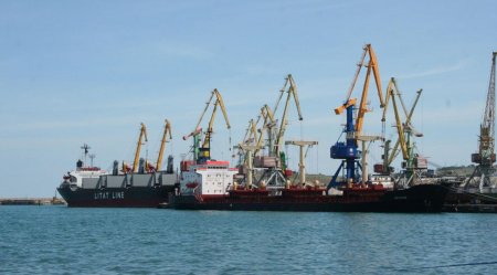 МинВОТ: в январе в Крым незаконно зашли 19 грузовых судов