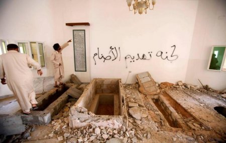 В Ливии вандалы взорвали склеп матери Каддафи