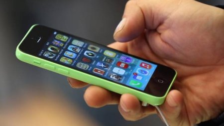 Незамедлённые старые iPhone отключаются сами по себе