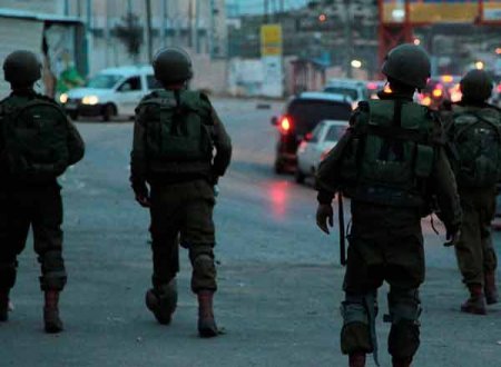 Автомобиль с палестинскими номерами протаранил израильских солдат на Западном берегу Иордана
