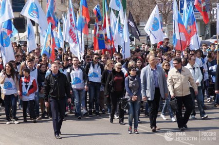 «За слова „назад в Украину“ прокляну!»: как живёт воюющий Луганск (ФОТО)