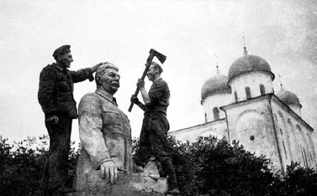 "На совести Сталина нет репрессий!"