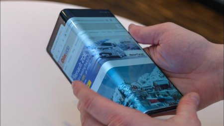 Пока Samsung спит: Huawei не будет переносить презентацию своего сгибаемого смартфона Mate X