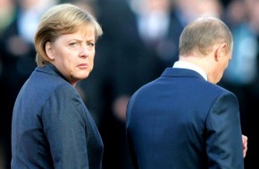Меркель пытается схватить Путина за язык