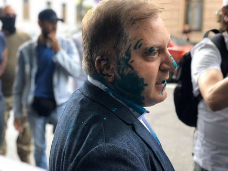 Это Украина: журналистка издевается над облитым зелёнкой нардепом (ВИДЕО)