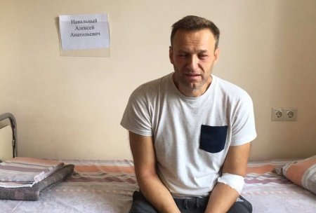 МОЛНИЯ: Навального вывели из комы