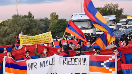 Хаос на дорогах: Армяне поднимают Европу на уши (ФОТО, ВИДЕО)