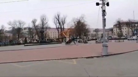В Киеве несостоявшийся кандидат в президенты атакует еврейский символ (ВИДЕО)