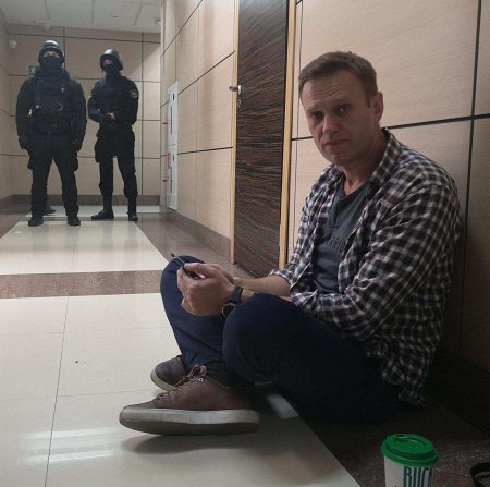 Навальный снова в суде, сегодня ожидается приговор
