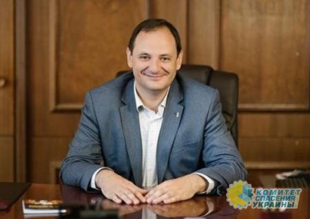 Мэр Ивано-Франковска запретил выплачивать матпомощь невакцинированным