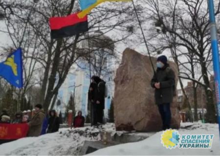 Харьковские националисты восстановили «камень УПА»