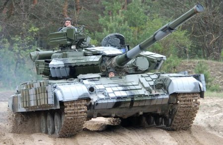 БМП врезалась в танк на глазах у Зеленского — подробности позорного ЧП (ВИДЕО)