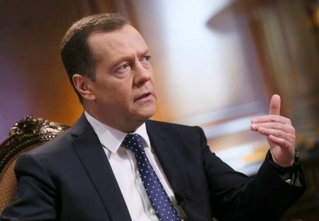 «Вы понимаете, о чём я говорю»: Медведев намекнул на изменения в ДНР и ЛНР (ВИДЕО)
