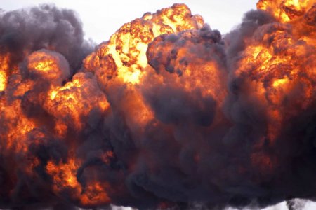 Сильнейший пожар после ударов «Гераней» по энергообъектам в Киеве (ФОТО, ВИДЕО)